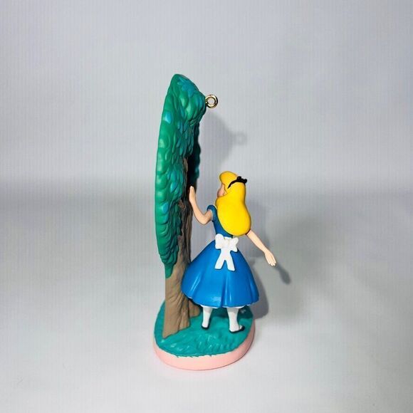 Hallmark Keepsake Ornament Disney Alice Meets the Cheshire Cat - Picture 5 of 7